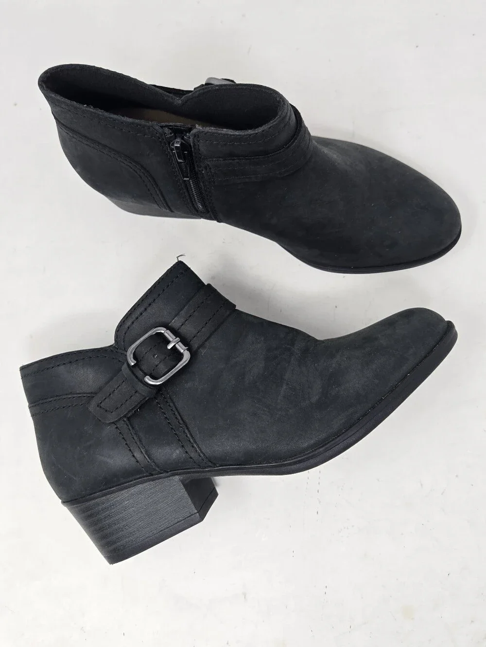Clarks Slip on Pointed Toe Block Heel Ankle Bootie Women's Size 6M